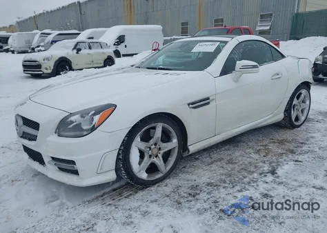 2015 Mercedes-Benz Slk 250 z USA, uszkodzony, nr VIN WDDPK4HA5FF099620